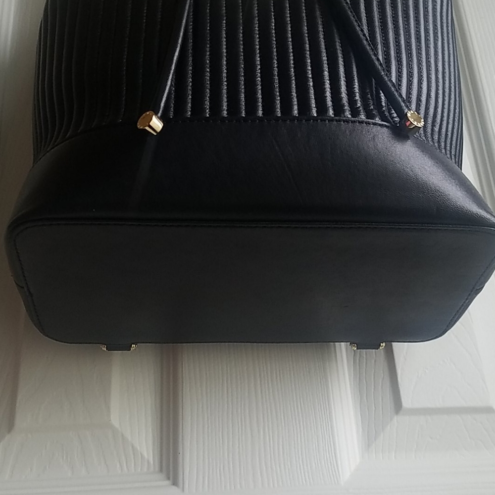 Henri bendel backpack - Picture 4 of 16